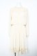 画像1: axes femme POETIQUE / ヨークレース使いプリーツワンピース  生成り Y-26-02-17-121-AX-OP-SZ-ZY (1)