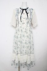 画像1: axes femme / フラワープリントレーシーワンピース  白 Y-26-02-17-126-AX-OP-SZ-ZS (1)