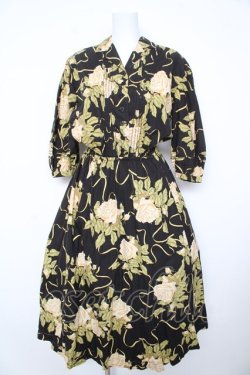 画像1: INGEBORG / 薔薇柄半袖開襟ワンピース F 黒 Y-26-02-17-213-LO-OP-SZ-ZY