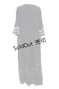 画像2: axes femme / 刺繍デザインティアードワンピース  黒 Y-26-02-19-143-AX-OP-SZ-ZY