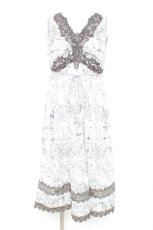 画像1: OZZ ANGELO / レース装飾刺繍ワンピース  グレー Y-26-02-19-161-OO-OP-SZ-ZI (1)