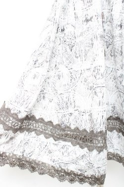 画像4: OZZ ANGELO / レース装飾刺繍ワンピース  グレー Y-26-02-19-161-OO-OP-SZ-ZY