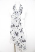 axes femme / ぼかし花シュシュ付ストール F グレー Y-26-02-21-002-AX-ZA-SZ-ZY