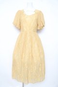 axes femme / バルーン袖レースワンピース  イエロー Y-26-02-21-118-AX-OP-SZ-ZY