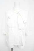 axes femme POETIQUE / ビックリボンスタンド襟ブラウス  白 Y-26-02-21-033-AX-BL-SZ-ZY
