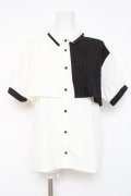 axes femme / プリーツ使バイカラー半袖ブラウス  生成り Y-26-02-23-051-AX-BL-SZ-ZY