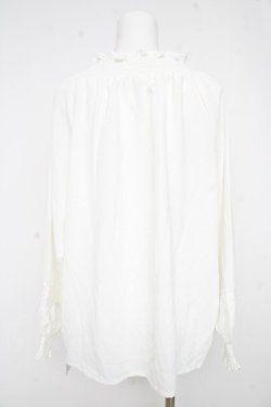 画像2: axes femme / シャーリングスタンドブラウス  シロ Y-26-02-23-063-AX-BL-IG-ZY