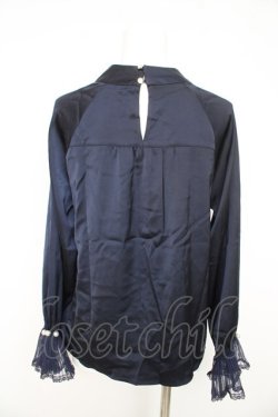 画像2: axes femme / パールデザインサテンブラウス Ｆ ネイビー Y-26-02-23-105-AX-BL-IG-ZY