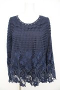 axes femme / お花レース重ねトップス M 紺 Y-26-02-23-106-AX-TO-SZ-ZY