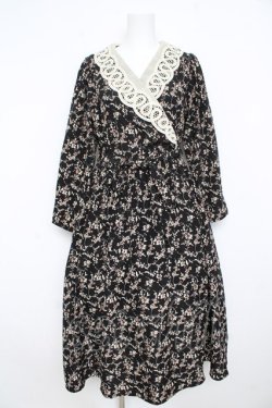 画像1: an another angelus / レース衿カシュクール花柄ワンピース  黒 Y-26-02-23-194-CA-OP-SZ-ZY