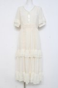 axes femme / レースラインティアードワンピース F 生成り Y-26-02-27-124-AX-OP-SZ-ZY