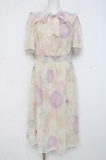 axes femme / 花火柄ワンピース F 生成り Y-26-02-27-125-AX-OP-SZ-ZY