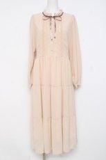 画像1: axes femme / 楊柳シフォンティアードワンピース M 生成り Y-26-02-27-129-AX-OP-SZ-ZS (1)