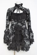 MARBLE / 姫袖ボレロ付き配色切り替えデコラティブワンピース  グレーバラ柄ワンピース×黒ボレロ Y-26-02-27-166-GO-OP-IG-ZY