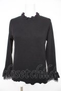 axes femme / 袖レース配色メローフリルプルオーバー  黒 Y-26-02-27-042-AX-TO-SZ-ZY