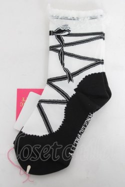 画像1: Angelic Pretty / トゥシューズ風クルー丈ソックス  シロ×クロ Y-26-03-01-064-AP-ZA-IG-ZY