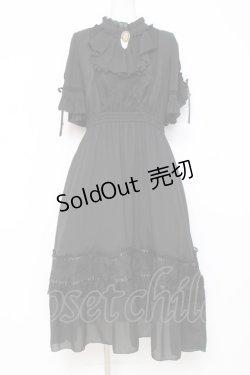 画像1: axes femme / カメオ付フレア袖ワンピース  黒 Y-26-03-01-161-AX-OP-SZ-ZY