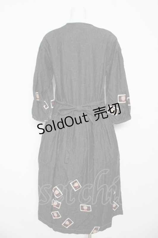 画像2: PINK HOUSE / かおくまワッペンデニムワンピース F 黒 Y-26-03-06-191-LO-OP-SZ-ZY (2)