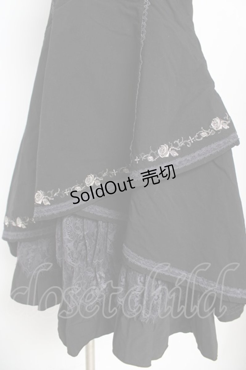 画像4: Ozz oneste / 薔薇刺繍ホルターワンピース  黒 Y-26-03-06-217-OO-OP-SZ-ZY (4)