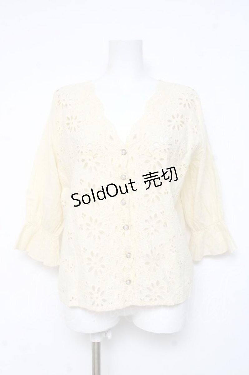 画像1: axes femme / スカラップ刺繍プルブラウス M イエロー Y-26-03-09-074-AX-BL-SZ-ZI (1)