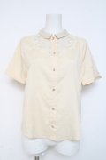 an another angelus / ローズモチーフレースシャツ F アイボリー Y-26-03-09-105-CA-BL-SZ-ZY
