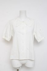 画像1: Fi.n.t  / コットンレース使いビッグカラーブラウス F ホワイト Y-26-03-09-107-LO-BL-SZ-ZY (1)