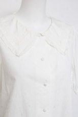 画像3: Fi.n.t  / コットンレース使いビッグカラーブラウス F ホワイト Y-26-03-09-107-LO-BL-SZ-ZY (3)