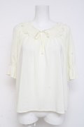 F&A / レース使いギャザープルオーバーブラウス F オフホワイト Y-26-03-09-108-LO-BL-SZ-ZY