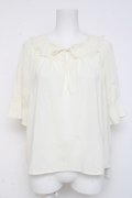 F&A / レース使いギャザープルオーバーブラウス F オフホワイト Y-26-03-09-109-LO-BL-SZ-ZY