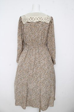 画像2: an another angelus / レース衿小花柄ロングワンピース F ベージュ Y-26-03-11-044-CA-OP-SZ-ZY