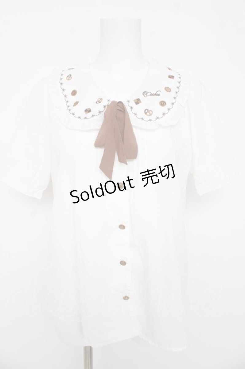 画像1: Amavel / クッキー刺繍入り配色リボンタイ付半袖ブラウス M ブラウン Y-26-03-11-008-CA-BL-SZ-ZY (1)