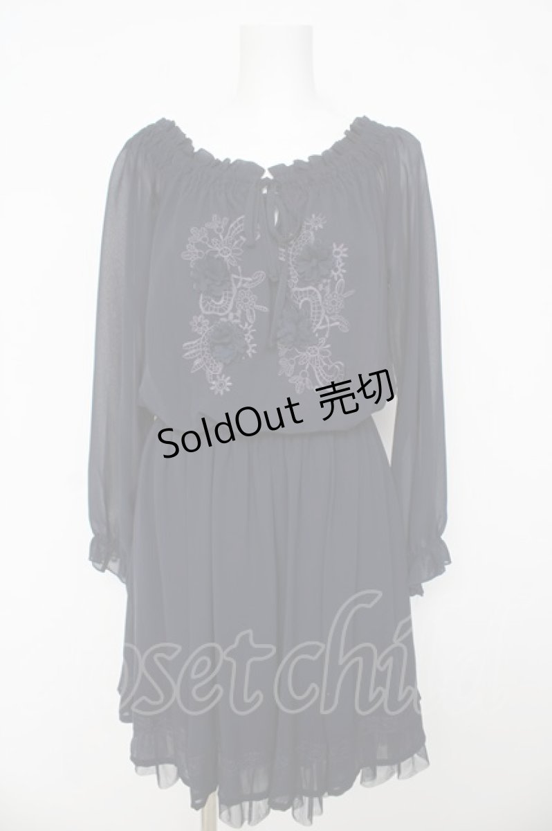 画像1: axes femme / お花立体モチーフ&刺繍入ワンピース  紺 Y-26-03-11-020-AX-OP-SZ-ZY (1)