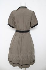 画像2: axes femme / クロスタイ付ワンピース F カーキ Y-26-03-13-096-AX-OP-SZ-ZS (2)