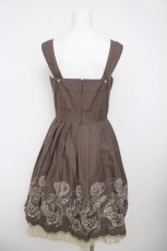 画像2: Emily Temple cute / バラ＆ウサギラメ刺繍ノースリーブワンピース M ブラウン Y-26-03-13-124-ET-OP-SZ-ZY (2)