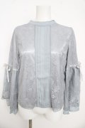 axes femme POETIQUE / リボン付レース姫袖ブラウス M グレー Y-26-03-13-020-AX-BL-SZ-ZY