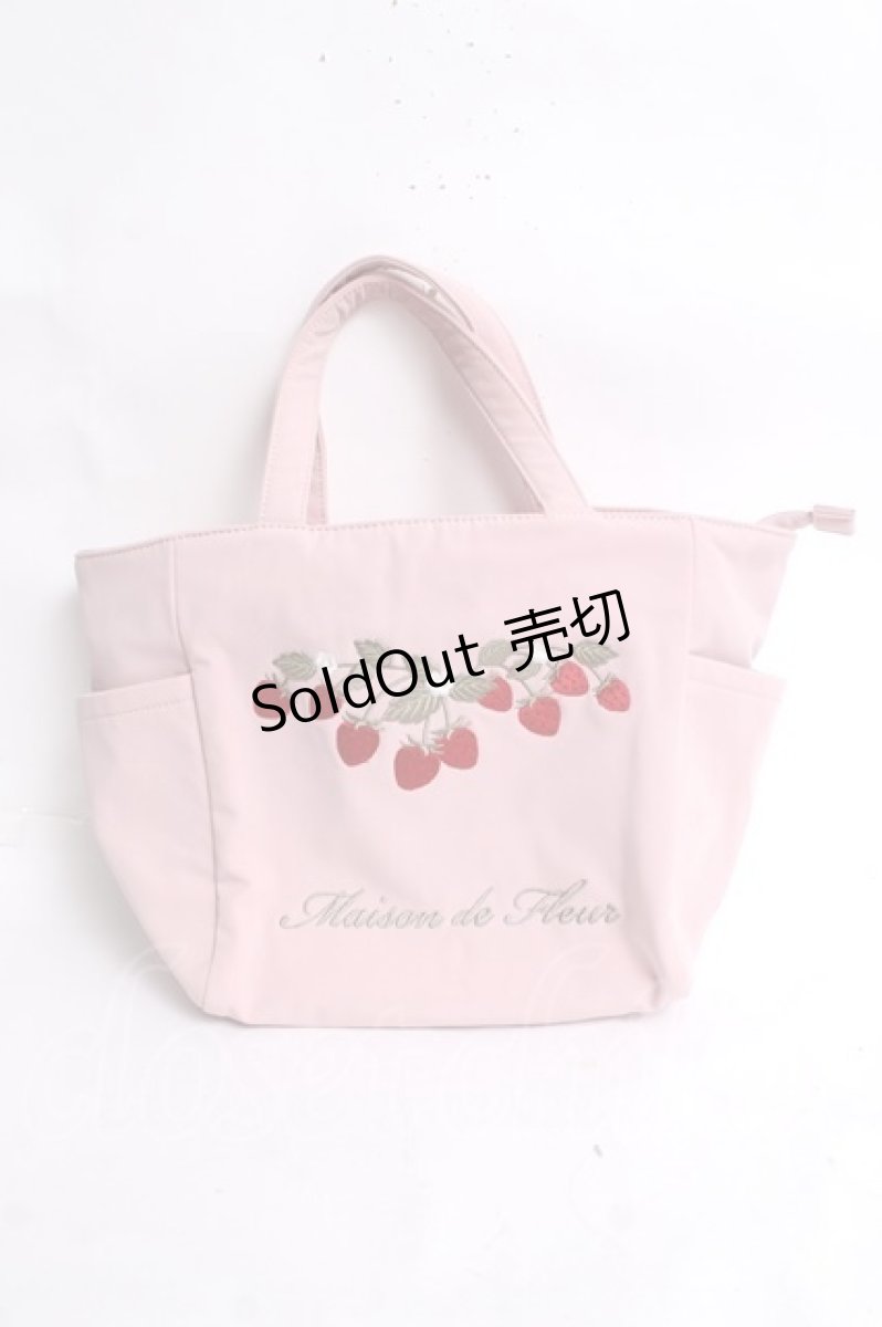 画像1: Maison de FLEUR / いちご刺繍サイドポケットトートバッグ F ピンク Y-26-03-16-046-LO-BG-SZ-ZY (1)