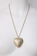 画像2: Eri Aino's Collection / ハート型ロケットペンダント  ゴールド Y-26-03-16-008-LO-AC-SZ-ZY (2)