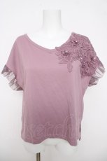 画像1: axes femme / 立体花モチーフレースＴシャツ M パープル Y-26-03-18-057-AX-TS-SZ-ZS (1)