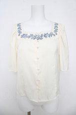 画像1: an another angelus / スクエアネックアンティークローズ刺繍ブラウス F アイボリー Y-26-03-18-074-CA-BL-SZ-ZY (1)