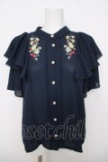axes femme / ミックスフルーツ刺繍ブラウス F 紺 Y-26-03-18-012-AX-BL-SZ-ZY