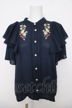 画像1: axes femme / ミックスフルーツ刺繍ブラウス F 紺 Y-26-03-18-012-AX-BL-SZ-ZY