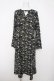 画像1: axes femme / 小花プリントチョーカーワンピース M 黒 Y-26-03-18-116-AX-OP-SZ-ZY (1)