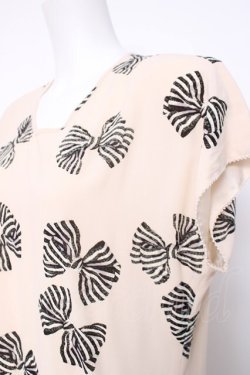 画像2: KANEKO ISAO / ストライプリボン柄半袖ワンピース F ベージュ Y-26-03-20-109-EL-OP-SZ-ZY