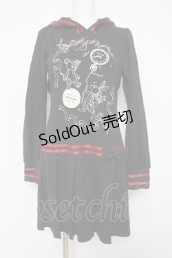 画像1: PUTUMAYO / ラインプリーツうさ耳ワンピ F 黒/赤 Y-26-03-20-137-PT-OP-SZ-ZY