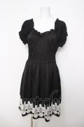 BPN / 裾刺繍ワンピース  黒 Y-26-03-22-061-GO-OP-AS-ZY