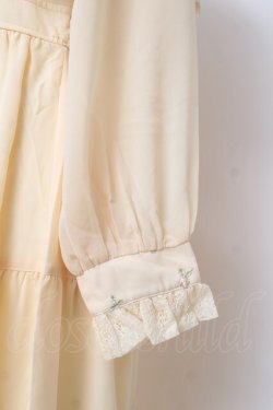 画像4: axes femme / 刺繍チュール使ケープワンピース F イエロー Y-26-03-26-070-AX-OP-SZ-ZY