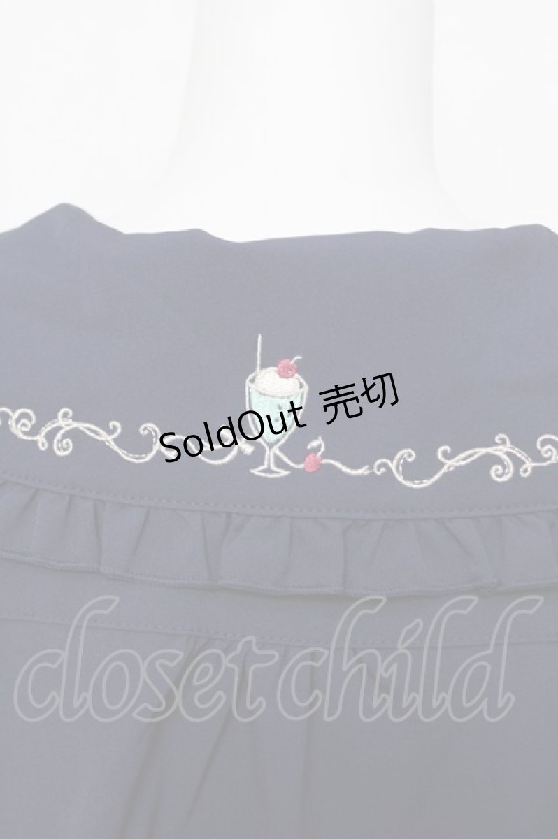 画像3: axes femme POETIQUE / レトロ喫茶刺繍パフ袖ブラウス  ネイビー Y-26-04-01-060-AX-BL-SZ-ZY (3)