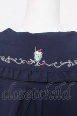 画像3: axes femme POETIQUE / レトロ喫茶刺繍パフ袖ブラウス  ネイビー Y-26-04-01-060-AX-BL-SZ-ZY (3)