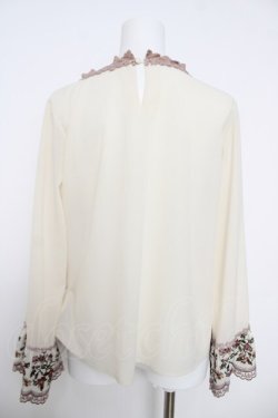 画像2: axes femme / ミュルーズ染織美術館コラボ/刺繍入りフレア袖ブラウス M 生成り Y-26-04-01-066-AX-BL-SZ-ZY