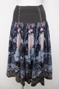 OZZ ANGELO / 絵画プリントスカート  チャコール Y-26-04-01-191-OO-SK-SZ-ZY